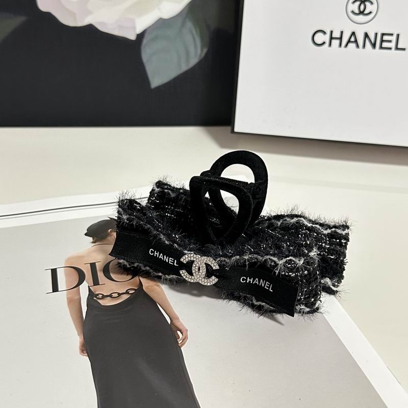 Chanel Hair grab clip hh53